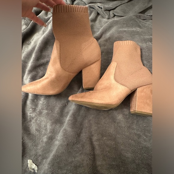 Call it spring booties - Picture 2 of 4